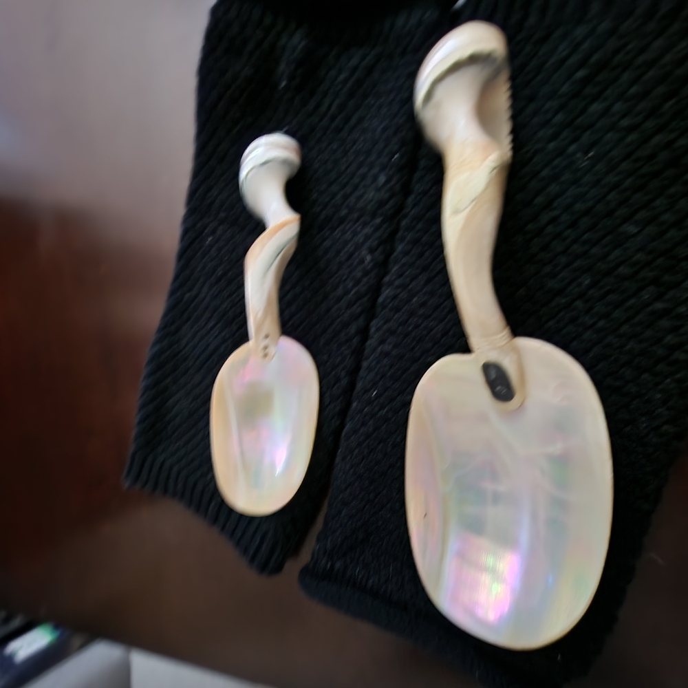 Shell Serving/caviar Spoon Set. 9" & 8". Natrual Shells With Beautiful handels.